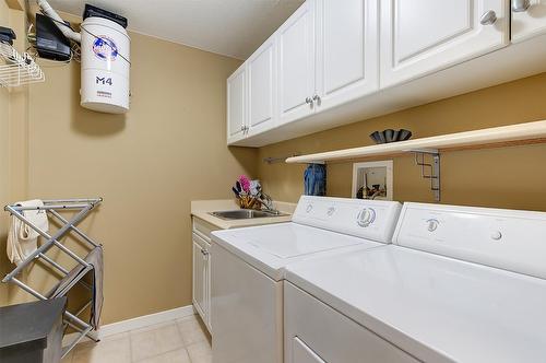 101-307 Whitman Road, Kelowna, BC - Indoor Photo Showing Laundry Room