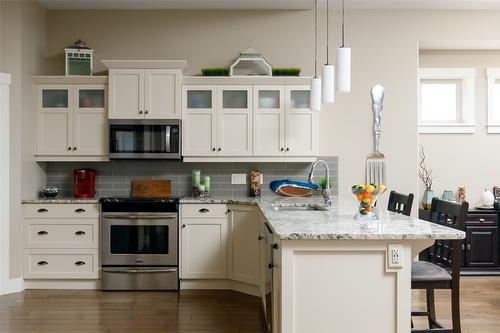 1-1836 Tower Ranch Boulevard, Kelowna, BC - Indoor Photo Showing Kitchen