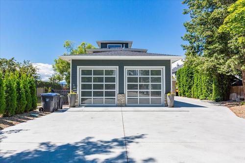 4096 Lakeshore Road, Kelowna, BC - Outdoor