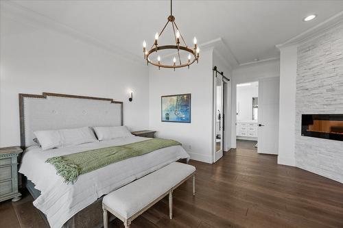 4096 Lakeshore Road, Kelowna, BC - Indoor Photo Showing Bedroom