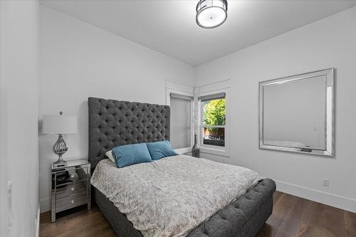 4096 Lakeshore Road, Kelowna, BC - Indoor Photo Showing Bedroom