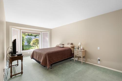 22-2330 Butt Road, Westbank, BC - Indoor Photo Showing Living Room