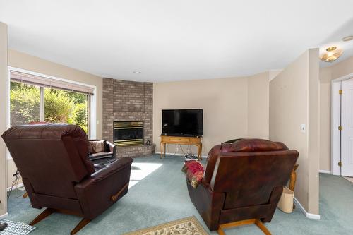 22-2330 Butt Road, Westbank, BC - Indoor Photo Showing Laundry Room