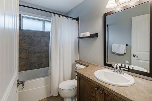 1623 Sunrise Road, Kelowna, BC - Indoor Photo Showing Bathroom