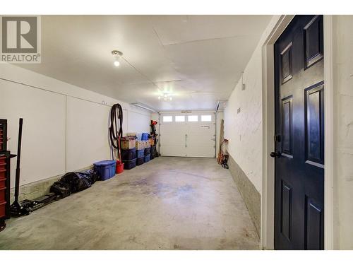 2653 Springfield Road, Kelowna, BC - Indoor Photo Showing Garage