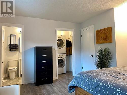 2653 Springfield Road, Kelowna, BC - Indoor Photo Showing Bedroom