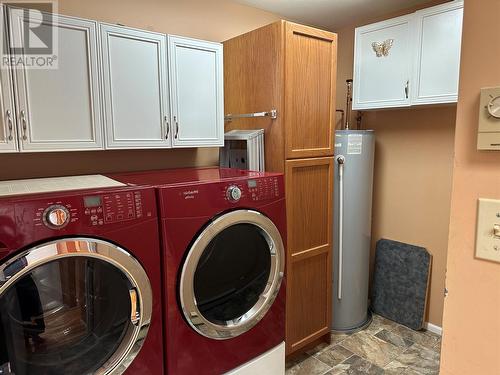 854 Main Street, Penticton, BC - Indoor Photo Showing Laundry Room