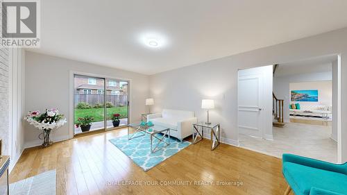 20 Elkpath Avenue, Toronto (St. Andrew-Windfields), ON - Indoor Photo Showing Living Room