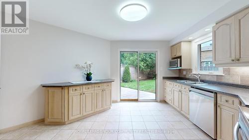 20 Elkpath Avenue, Toronto (St. Andrew-Windfields), ON - Indoor Photo Showing Kitchen With Double Sink