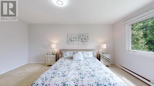 20 Elkpath Avenue, Toronto (St. Andrew-Windfields), ON - Indoor Photo Showing Bedroom