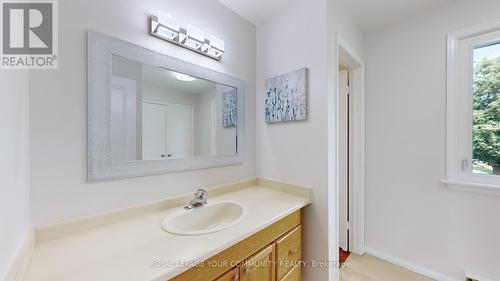 20 Elkpath Avenue, Toronto, ON - Indoor Photo Showing Bathroom