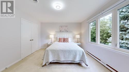 20 Elkpath Avenue, Toronto (St. Andrew-Windfields), ON - Indoor Photo Showing Bedroom