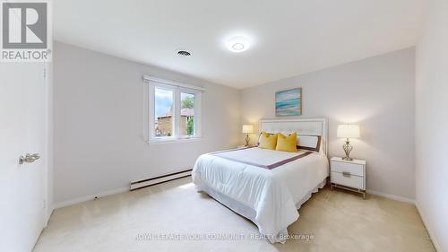 20 Elkpath Avenue, Toronto (St. Andrew-Windfields), ON - Indoor Photo Showing Bedroom