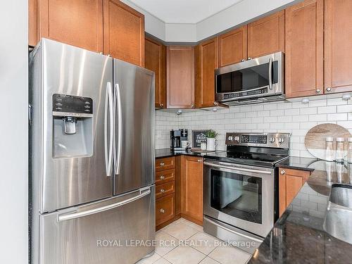 608-699 Aberdeen Blvd, Midland, ON - Indoor Photo Showing Kitchen