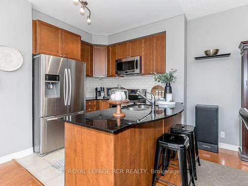 608-699 Aberdeen Blvd, Midland, ON - Indoor Photo Showing Kitchen With Double Sink