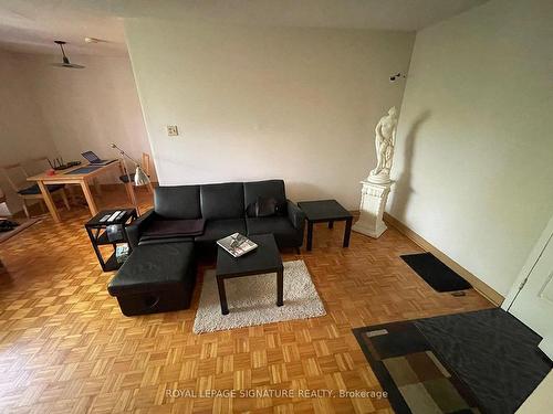 303-3145 Queen Frederica Dr, Mississauga, ON - Indoor Photo Showing Living Room