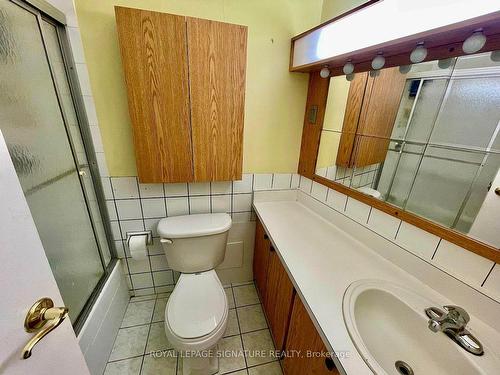 303-3145 Queen Frederica Dr, Mississauga, ON - Indoor Photo Showing Bathroom