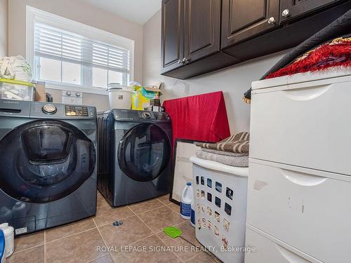 14 Aiken Cres, Orangeville, ON - Indoor Photo Showing Bathroom