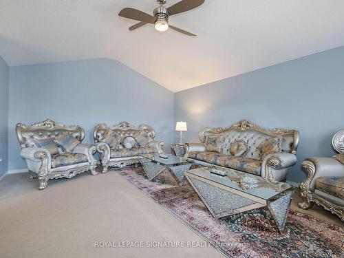 14 Aiken Cres, Orangeville, ON - Indoor Photo Showing Living Room