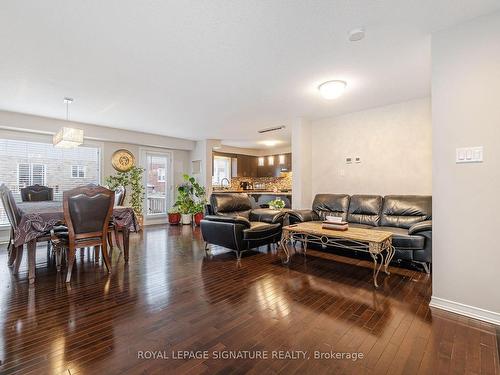 14 Aiken Cres, Orangeville, ON - Indoor Photo Showing Living Room