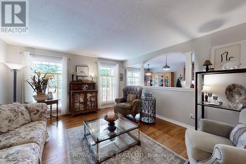 11 Parkside Drive, Kawartha Lakes, ON - Indoor Photo Showing Living Room