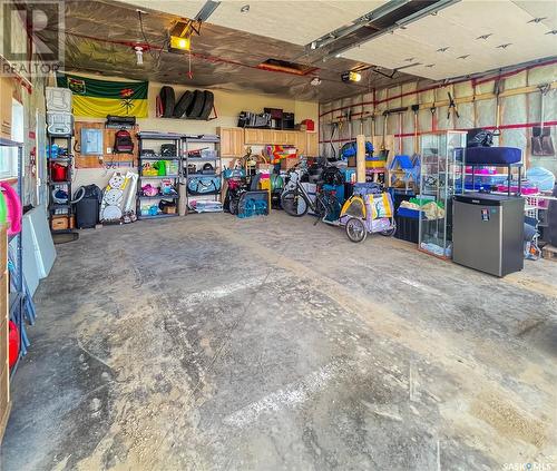 112 Herbert Avenue, Herbert, SK - Indoor Photo Showing Garage