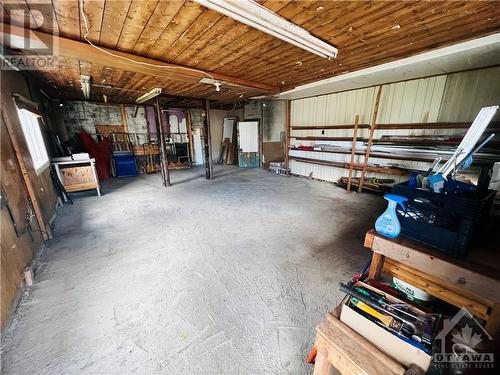 290 Tupper Street, Hawkesbury, ON - Indoor Photo Showing Garage