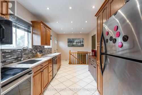 835 Krosno Boulevard, Pickering, ON - Indoor Photo Showing Kitchen