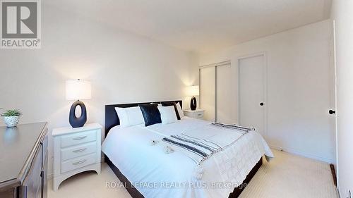 477 Levanna Lane, Oakville, ON - Indoor Photo Showing Bedroom