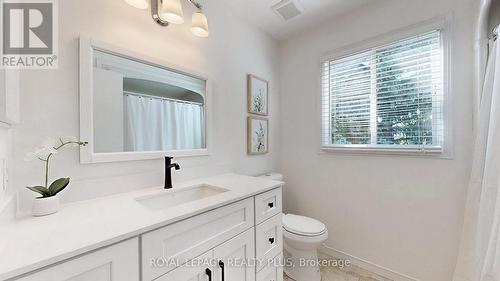 477 Levanna Lane, Oakville, ON - Indoor Photo Showing Bathroom