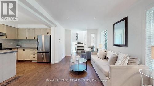 477 Levanna Lane, Oakville, ON - Indoor Photo Showing Kitchen