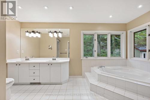 1482 Merrow Road, Mississauga, ON - Indoor Photo Showing Bathroom