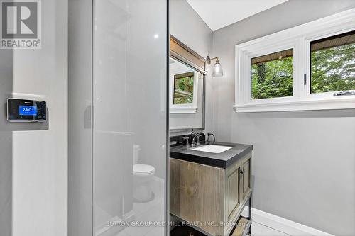 1482 Merrow Road, Mississauga, ON - Indoor Photo Showing Bathroom