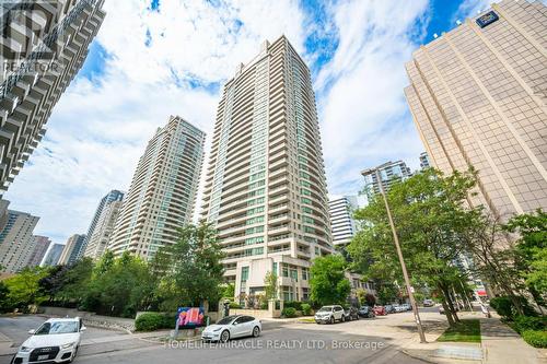 1011 - 23 Hollywood Avenue W, Toronto, ON - Outdoor With Facade