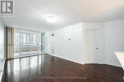 1011 - 23 Hollywood Avenue W, Toronto, ON - Indoor Photo Showing Other Room