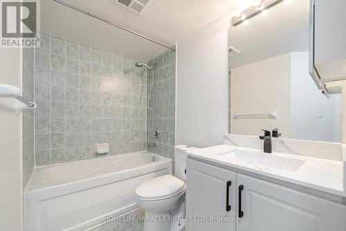1011 - 23 Hollywood Avenue W, Toronto, ON - Indoor Photo Showing Bathroom
