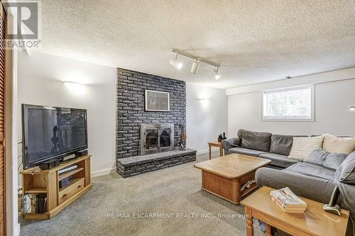 587 Sheraton Road, Burlington, ON - Indoor Photo Showing Living Room With Fireplace