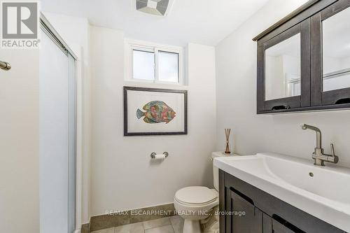 587 Sheraton Road, Burlington, ON - Indoor Photo Showing Bathroom