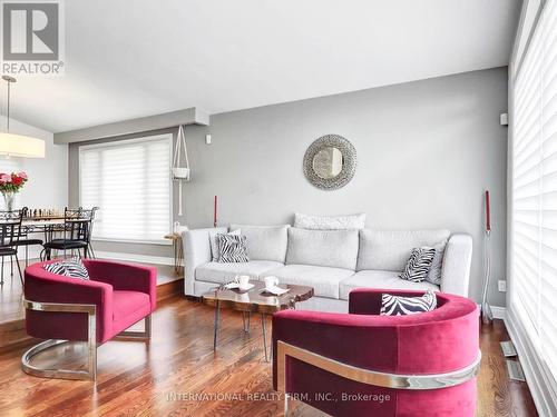 51 Blue Forest Drive, Toronto, ON - Indoor Photo Showing Living Room