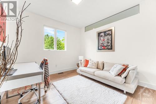 671 Windermere Avenue, Ottawa, ON - Indoor Photo Showing Living Room