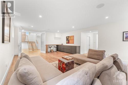671 Windermere Avenue, Ottawa, ON - Indoor Photo Showing Living Room