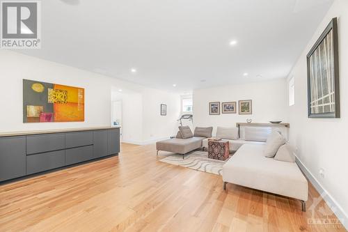 671 Windermere Avenue, Ottawa, ON - Indoor Photo Showing Living Room