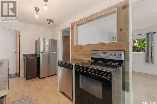 114 Green Avenue, Regina Beach, SK - Indoor Photo Showing Kitchen