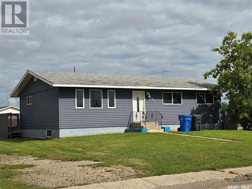 400 Sullivan Street, Stoughton, SK - Outdoor