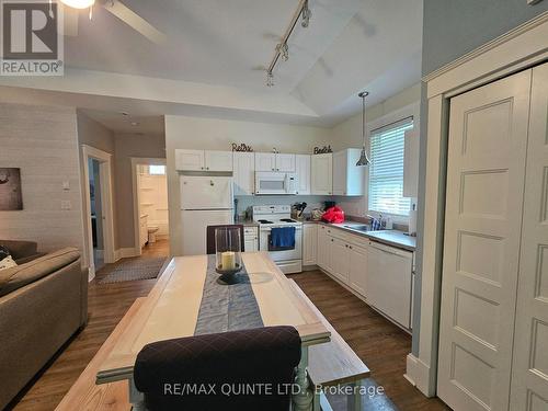 201 - 36 Hollow Lane, Prince Edward County, ON - Indoor Photo Showing Kitchen