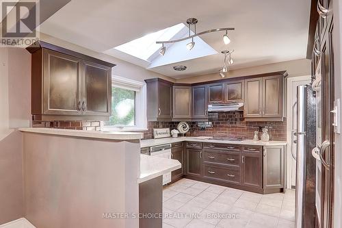 326 Jaybell Grove, Toronto, ON - Indoor Photo Showing Kitchen