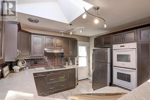 326 Jaybell Grove, Toronto, ON - Indoor Photo Showing Kitchen