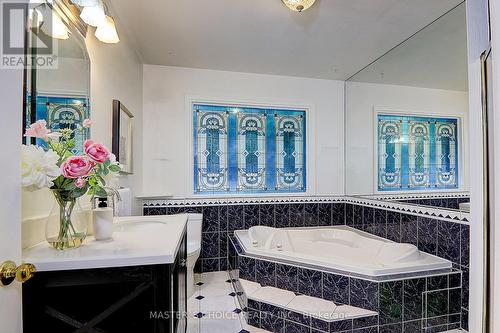326 Jaybell Grove, Toronto, ON - Indoor Photo Showing Bathroom