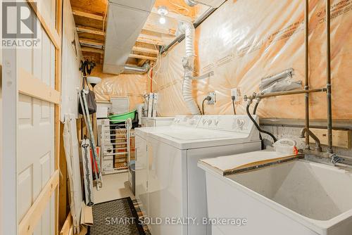 4403 Peter Drive, Burlington, ON - Indoor Photo Showing Laundry Room