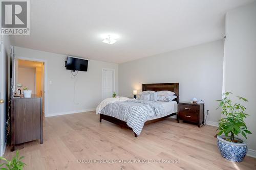 6 Maple Beach Crescent, Brampton, ON - Indoor Photo Showing Bedroom